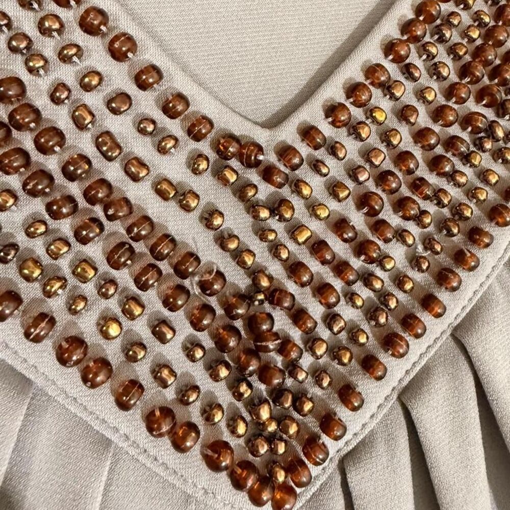 Apostrophe Gray Beaded V-Neck Pleated Tank Size L Y2K Embellished - Picture 4 of 6